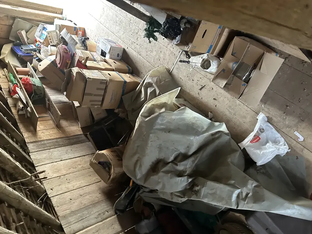 Galetas encombré avant débarras par Recycl' & Move