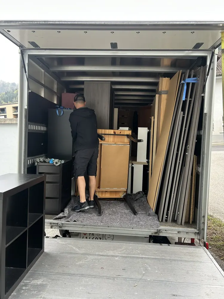 Déménagement, chargement du camion - District de la Broye